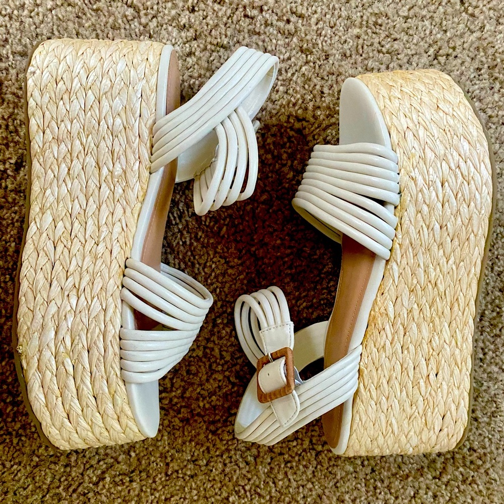 New White and Tan Espadrille Platform Shoes Wedges 8.5
